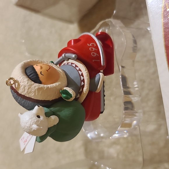 Hallmark set-12 frosty friends Ornaments from 1986-1997 - Picture 15 of 17